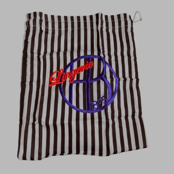 🆕 Henri Bendel Set of 3 Travel Pouches Condition: Excellent - Picture 5 of 11